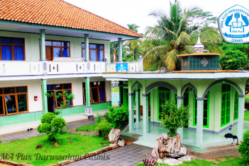 Gedung SMA Plus Darussalam
